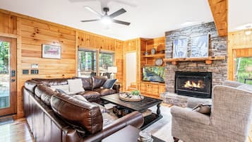 Smart TV, fireplace, video games, table tennis