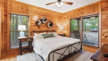 4 bedrooms, iron/ironing board, free WiFi, bed sheets