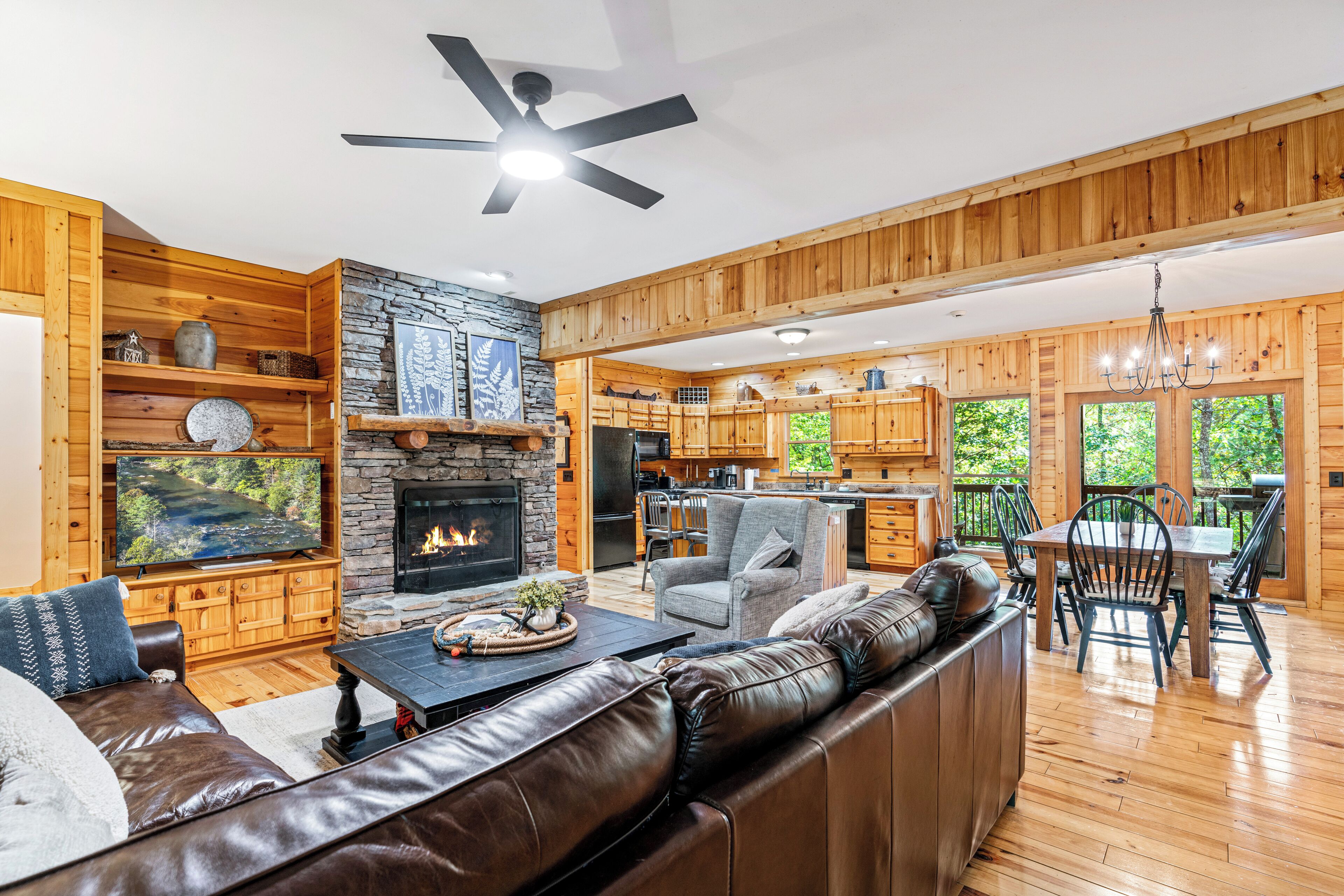 Smart TV, fireplace, video games, table tennis