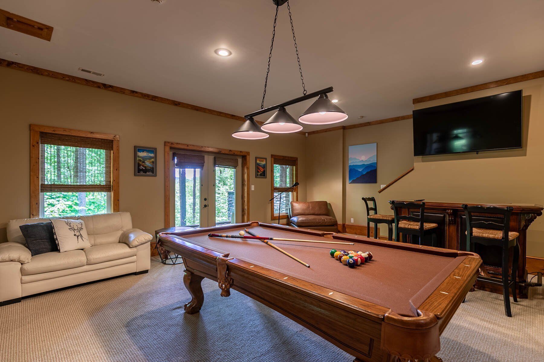 Crystal Mountain Lodge- Spacious, Pet Friendly Home With Views! - 분