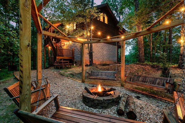 Property grounds - Luxury Cabin • 4 King Beds • Jacuzzi in Each Room (Sevierville)