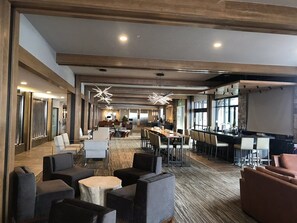 Bar (on property) - Luxury Ski-in, Ski-out, 1-bedroom condo in fabulous Breckenridge w/ Free Parking (Breckenridge)