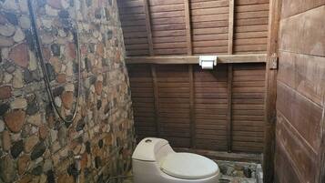 Deluxe Single Room, Garden View | Bathroom