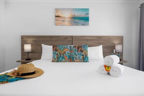 4 bedrooms, WiFi, bed sheets