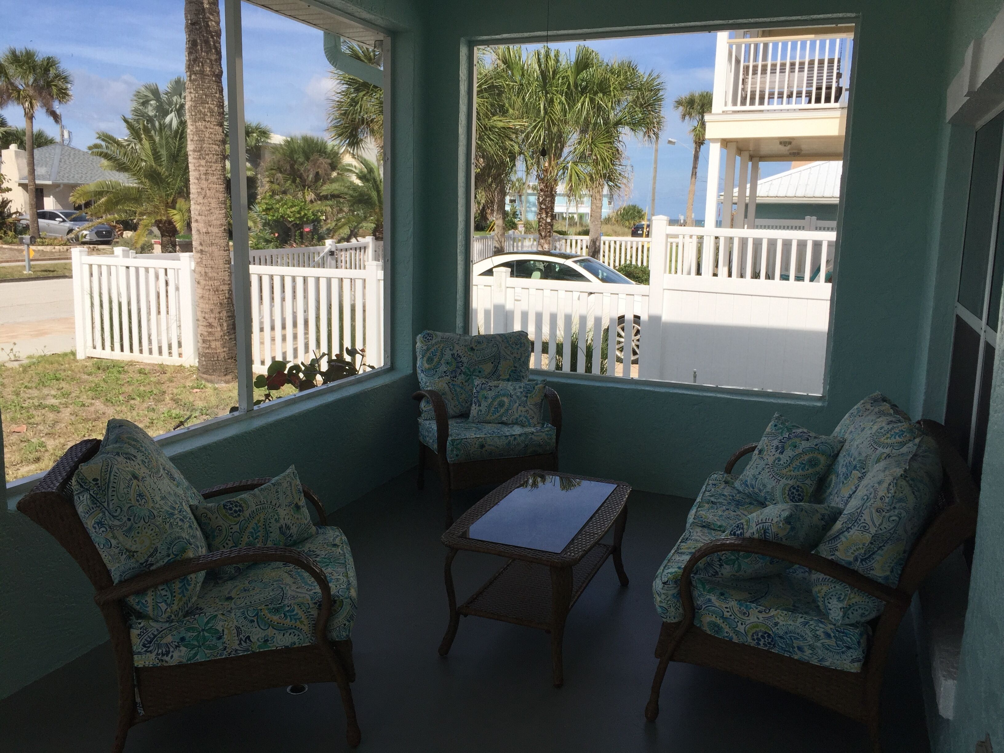 Charming 2-bedroom house in amazing New Smyrna Beach with AC, WiFi