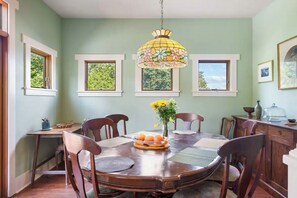 Dining - Capitol Hill House - Spacious, Cheery, Sun-filled (Seattle)