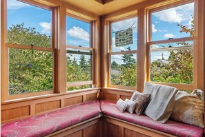 Interior - Capitol Hill House - Spacious, Cheery, Sun-filled (Seattle)