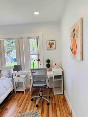 2 bedrooms, WiFi, bed sheets - Fabulous 2-bedroom house with WiFi in East Palo Alto (East Palo Alto)