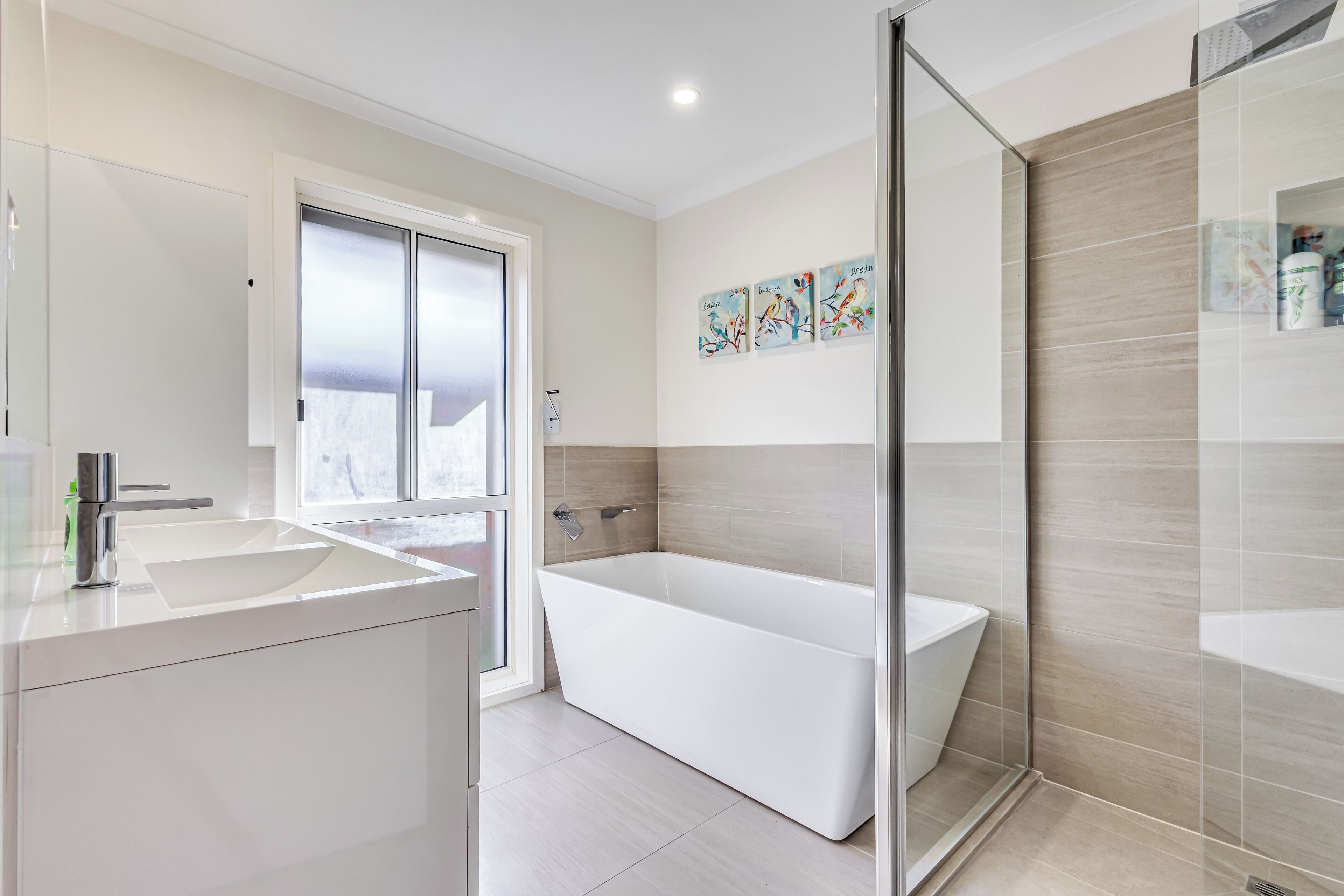 Maison exclusive, vue sur le jardin | Salle de bain