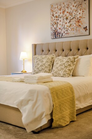 Maison exclusive, vue sur le jardin | 4 chambres, rideaux d’obscurcissement, fer et planche à repasser