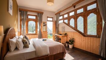 Chambre Double Standard, balcon, vue montagne | Wi-Fi gratuit, draps fournis