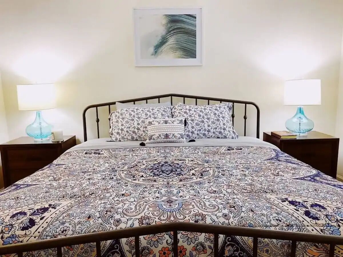 2 slaapkamers, een bureau