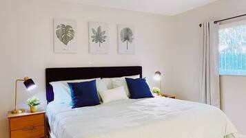 1 chambre, fer et planche Ă repasser