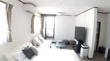 1 bedroom, desk, free WiFi, bed sheets