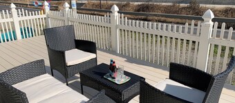 Navona Beach House Cottage with terrace overlook / Asahi City Chiba