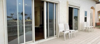 Navona Beach House Cottage with terrace overlook / Asahi City Chiba