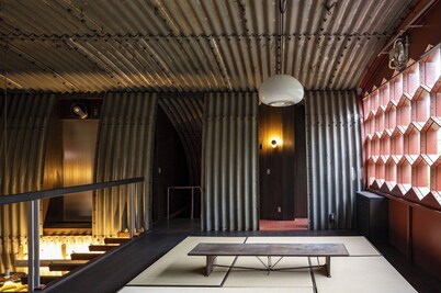 CORRUGATED HOUSE - CORRUGATED HOUSE / Toyohashi Aichi