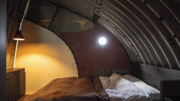 2 bedrooms, desk, free WiFi, bed sheets
