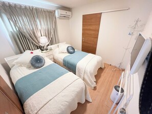 1 soverom, skrivebord, wi-fi (inkludert) og sengetøy