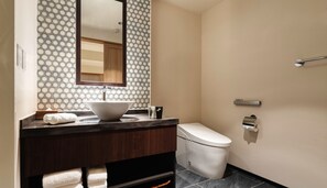 Séchoir à cheveux, serviettes fournies