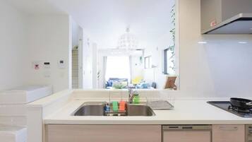 Fridge, microwave, stovetop, cookware/dishes/utensils