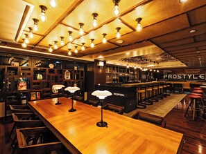 Bar (on property) - Japanesestyle roomtatami floor King bedroom v / Naha Okinawa (Naha)