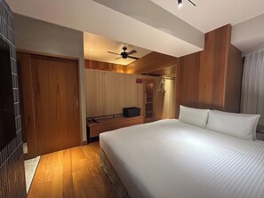 Desk, iron/ironing board, free WiFi, bed sheets