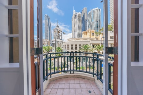Triple Room, Balcony | Soundproofing, free WiFi, bed sheets