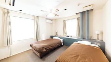 1 bedroom, desk, free WiFi, bed sheets