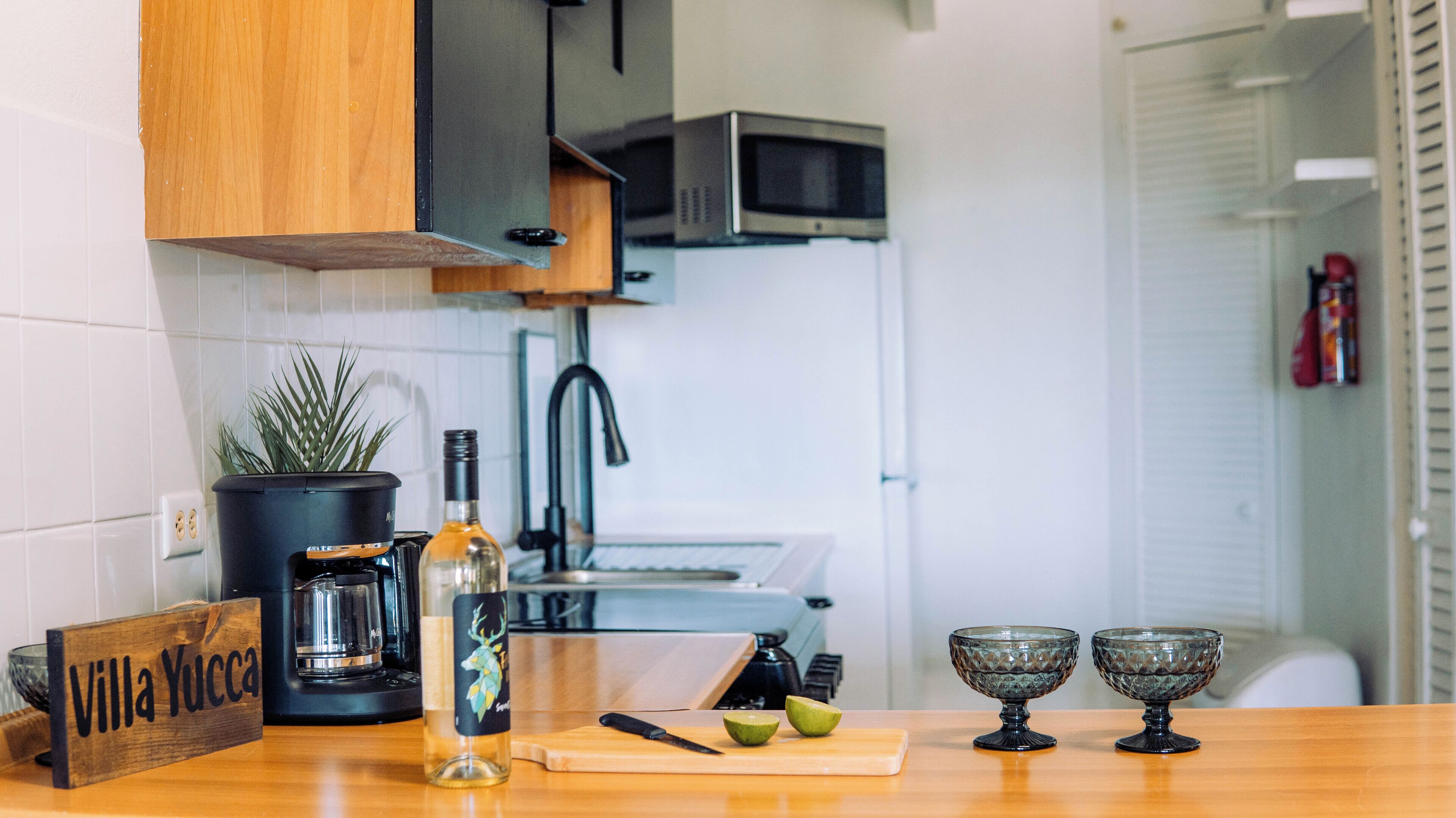 冰箱、微波炉、烤箱、炉灶