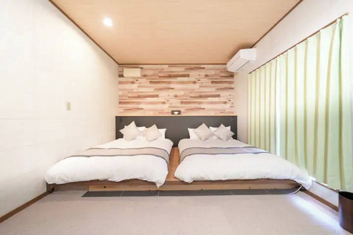 4 bedrooms, desk, free WiFi, bed sheets