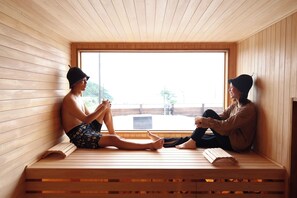 Interior - Finnishstyle private sauna with a spectacular vie / Minamiawaji Hyōgo (Minamiawaji)