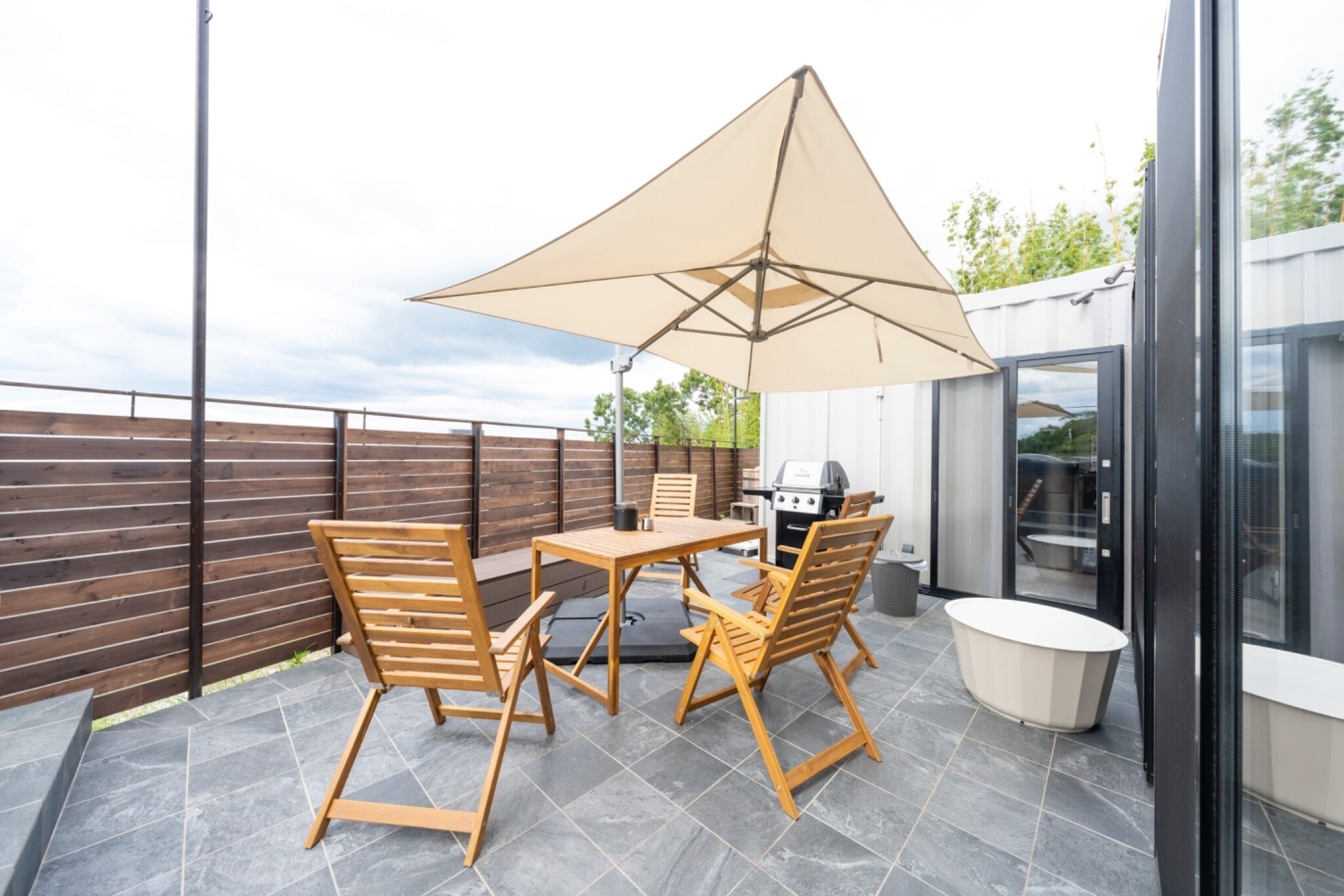 屋外ダイニングエリア