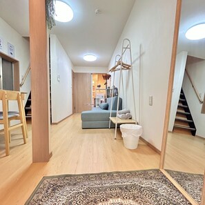 Interior - The entire tenement house can be rented exclusively for you and can accommodate up to seven guests - KOTO / Osaka Ōsaka (Osaka)
