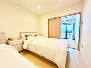 2 habitaciones, escritorio, tabla de planchar con plancha y wifi gratis 