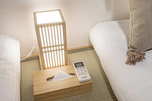 3 makuuhuonetta, työpöytä, ilmainen Wi-Fi, vuodevaatteet