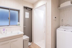 Hair dryer, towels - Tengachaya - Qianqing Palace / Osaka Ōsaka (Osaka)
