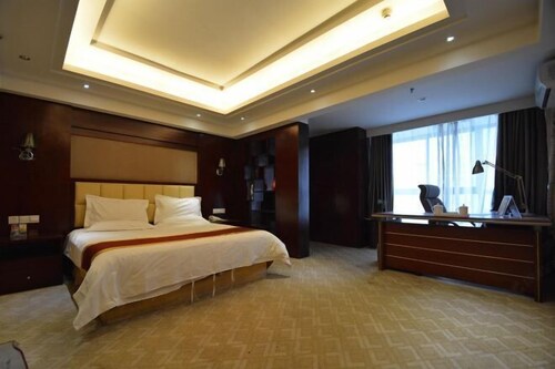 Yiding Business Hotel (Yuxi Building Expo Center Subway Station Branch)