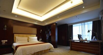 Yiding Business Hotel (Yuxi Building Expo Center Subway Station Branch)