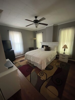 4 Schlafzimmer, Bügeleisen/Bügelbrett, WLAN, Bettwäsche