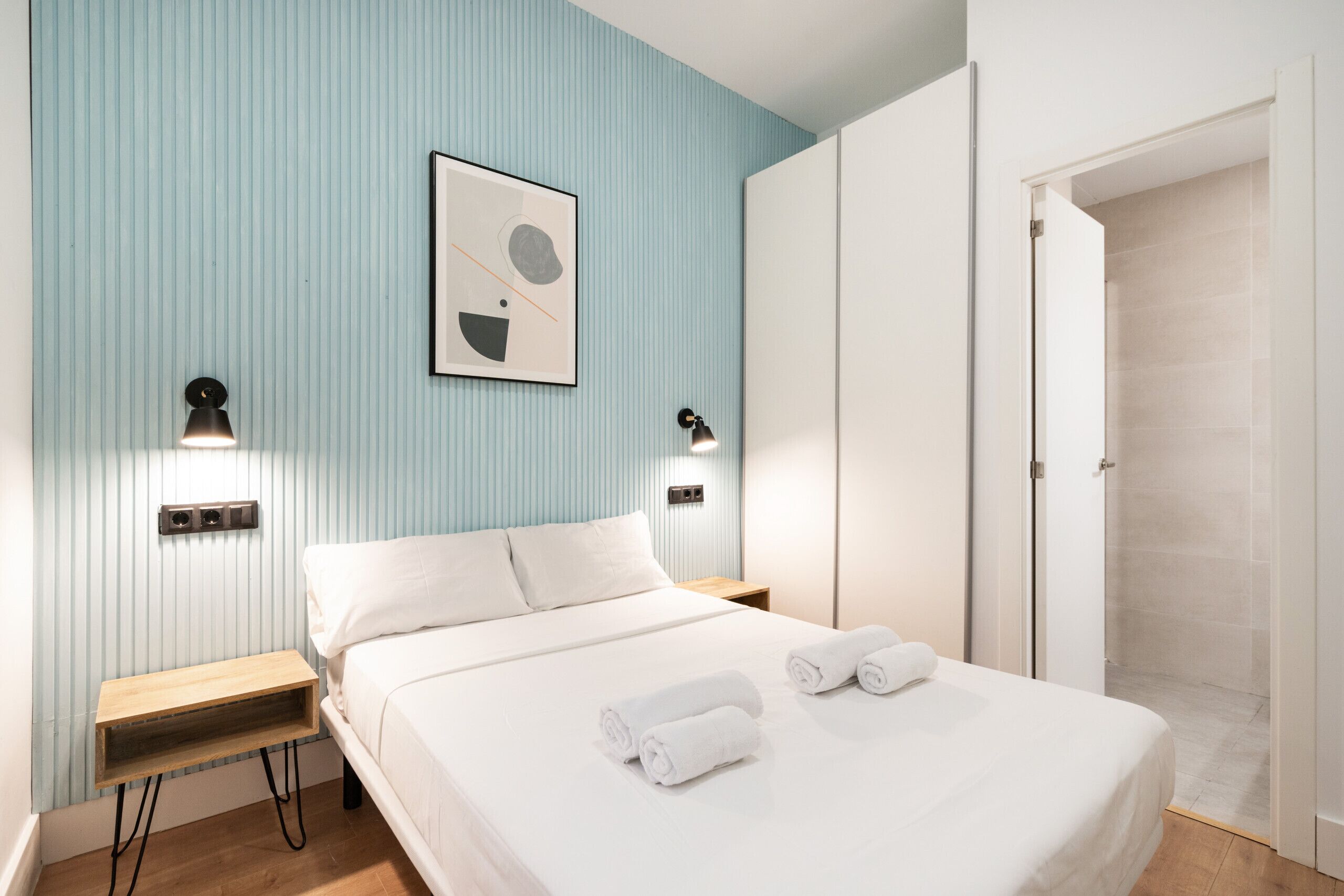 Iron/ironing board, free WiFi, bed sheets