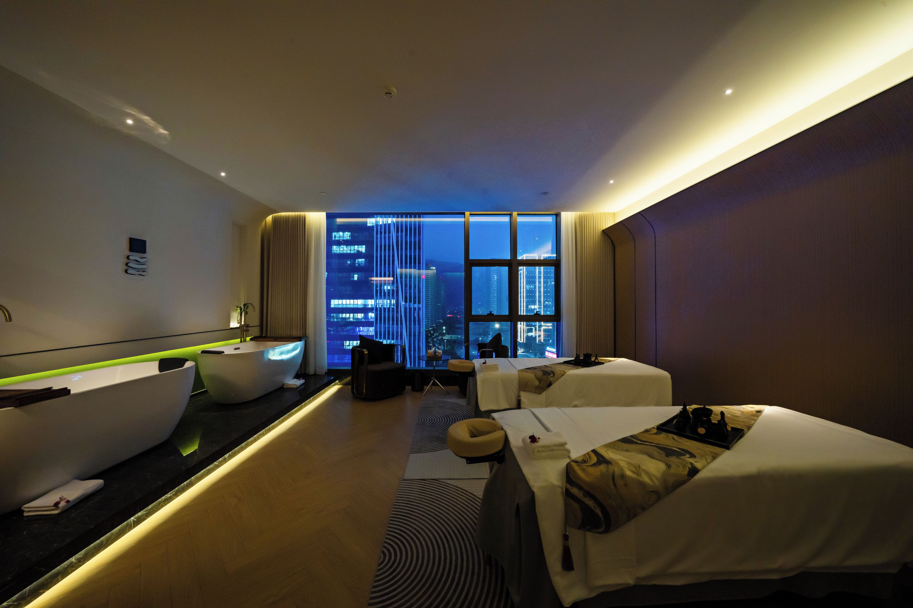 Body treatments, hot stone massages, facials, 6 treatment rooms