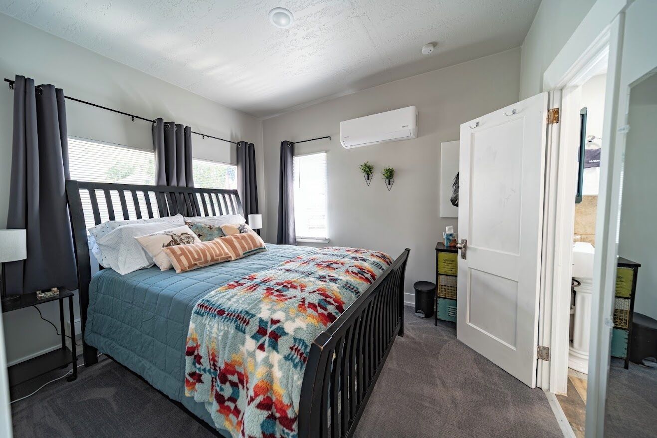 2 bedrooms, iron/ironing board, travel cot, WiFi