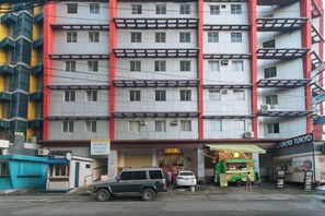 Exterior - RedDoorz @ Crowne One Condo (Quezon City)