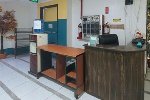 Lobby - RedDoorz @ Crowne One Condo (Quezon City)