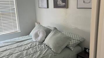 2 bedrooms, WiFi, bed sheets