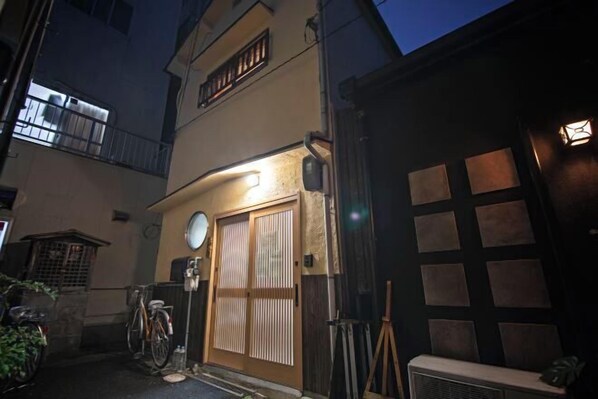 Exterior - Miyu・Honjo West/2LDK/2 beds 2 tatami/Umeda nearby (Osaka)