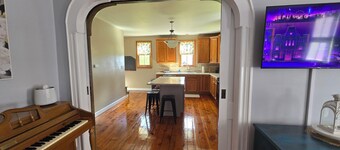 Charming 3-bedroom farmhouse 1 hour from Beaver Stadium