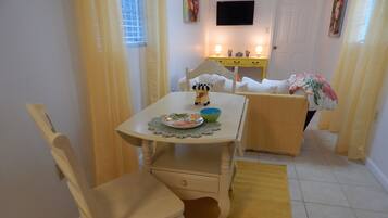 1 chambre, fer et planche Ă repasser, Wi-Fi, draps fournis