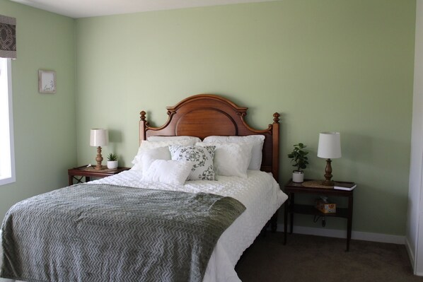 3 bedrooms, iron/ironing board, free WiFi, bed sheets